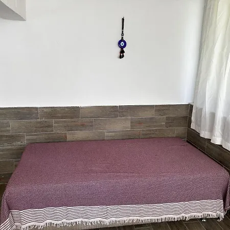 Cozy Beach Apartment-2