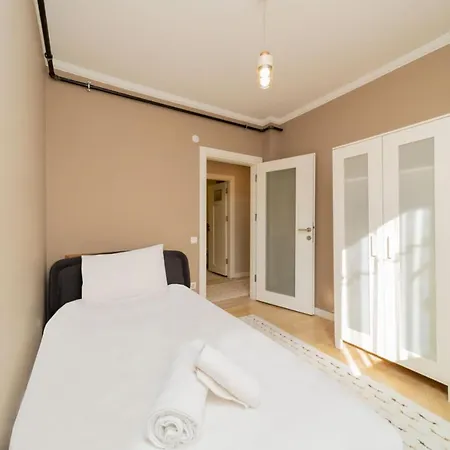 Cozy Flat With Balcony Near Beach In Konyaalti-3