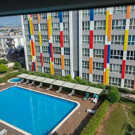Selin'S Apartment With Pool View-2