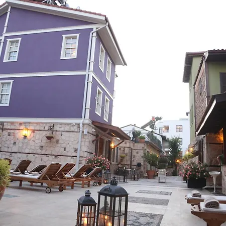 Spacious Penthouse With Terrace Near Hadrian'S Gate-3