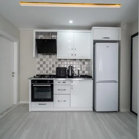 Apartment With Balcony Close To Beach In Muratpasa-2