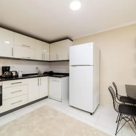 Lovely Flat Near Hadrians Gate-2