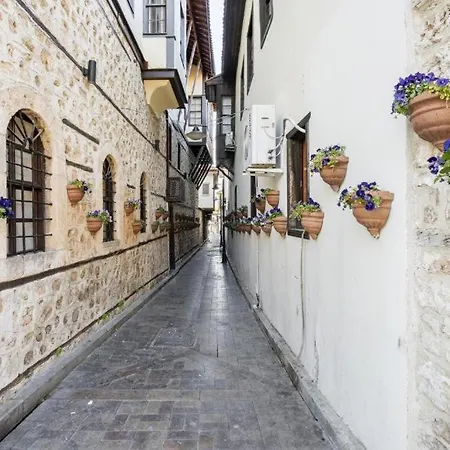 Spectacular Penthouse With Terrace Near Hadrian'S Gate-2