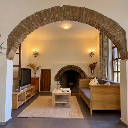 Old Town Cozy Villa In The Heart Of Antalya-3