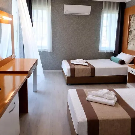 Anita Kemer Noch Hotel-2