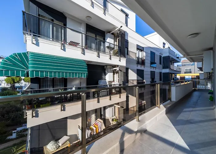 Central Flat With Balcony Near Sea In Muratpasa Appartement Antalya