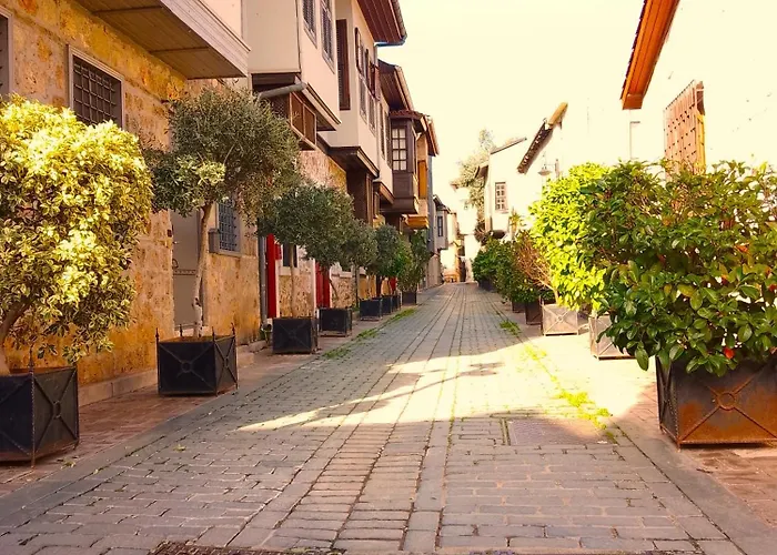 Chic Garden Flat With Patio Near Hadrian'S Gate Appartement Antalya